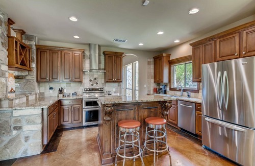 Austin Casa | Now Oct 31, 2025, 10% of all stays be donated to trusted flood relief efforts!