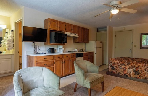 Beech Mountain Hotel | Discover Adventure: Studio in Beech Mountain