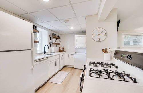 Minnetonka Apartamento | Fall Openings - Lake Proximity - Brand New - Modern Comfort