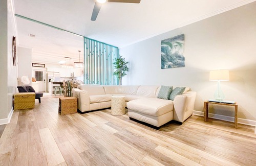 Mexico Beach Casa | Fall Promotions. A+ location! Beachside.