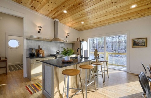 Broken Bow Cabina | Summer Retreat: Chill by the Pool, Compete on the Court