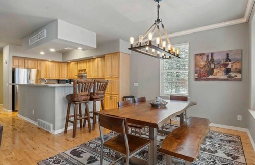Pellston Casa | Fall Retreat w/ Game room, near Mackinaw and Harbor Springs!