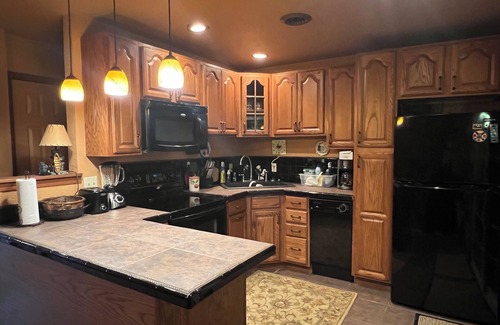 Almond Cabaña | Fall Sale! Lake Mtn view! Near Tail of the Dragon, NOC, Tsali, Hot Tub, Pets OK
