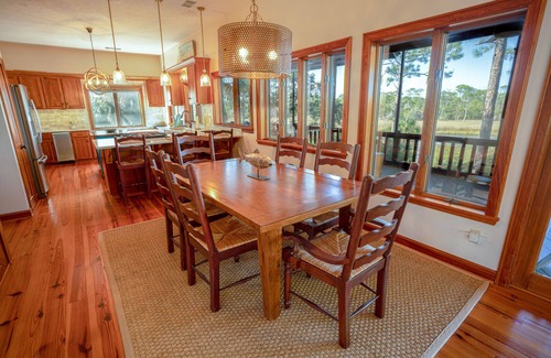 Plantation Casa | FALL SAVINGS! Canal Front, small dog ok, dock, screened private pool!