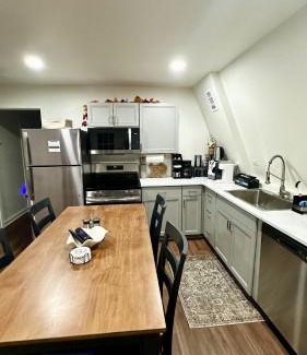 Hawkins Casa | Fall Special! Lakefront, Firepit,Dock,Kayaks,Deck