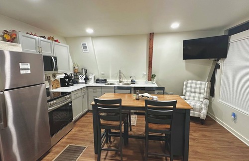 Hawkins Casa | Fall Special! Lakefront | Firepit,Dock,Kayaks,Deck