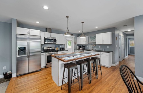 Fletcher Casa | Fall Specials 3 Bd. House w/hot tub and arcade games
