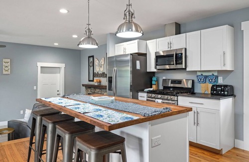 Fletcher Casa | Fall Specials 3 Bd. House w/hot tub and arcade games