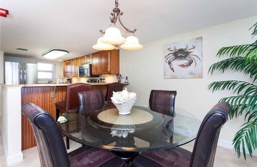 Daytona Beach Shores Condominio | Unidad bellamente renovada, frente al mar !!