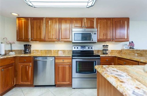 Daytona Beach Shores Condominio | Unidad bellamente renovada, frente al mar !!
