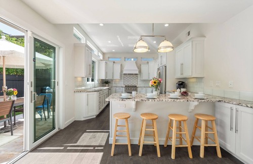 Beach Barber Tract Casa | Fall Specials/Hot Tub/A/C/6 Bedrooms/Great Family Home/Rooftop Deck