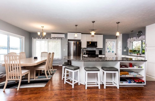 Geneseo Casa | 5-Bdrm Lakefront Retreat w.Charming Guest House: 15 mins to Letchworth, Geneseo