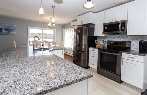 Geneseo Casa | 5-Bdrm Lakefront Retreat w.Charming Guest House: 15 mins to Letchworth, Geneseo