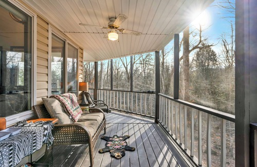Lackawaxen Chalet De Esquí | Fall & Winter Forest Retreat: Ski, Spa & Sauna- Poconos & Narrowsburg, NY