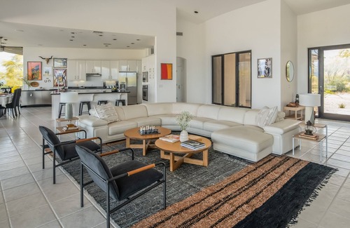 Rio Verde Foothills Casa | Casa de lujo en 40acres con piscina, Putting Green, Rooftop & Trails ❤ por AvantStay