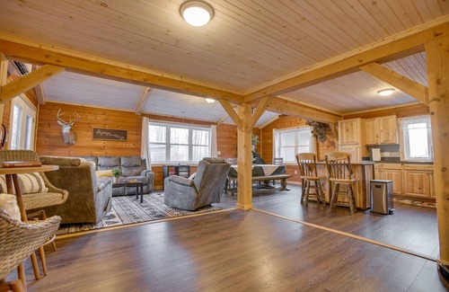 Mainesburg Cabina | Fallbrook Retreat | HOT TUB, Fire Pit + Swings!