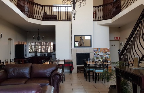Pretoria Casa | Falling Feather Inn
