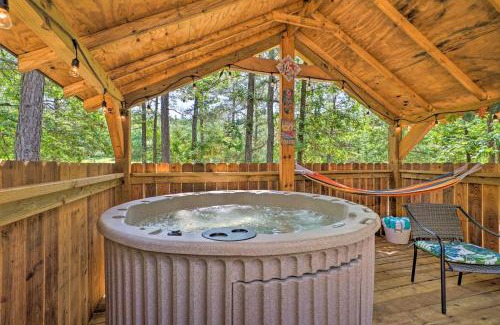 Hatton Casa | Falling Star Eagletown Cabin with Hot Tub Pets OK
