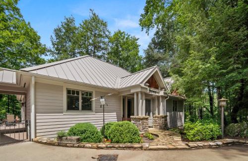 Lake Lure Casa | Falling Waters at Rumbling Bald
