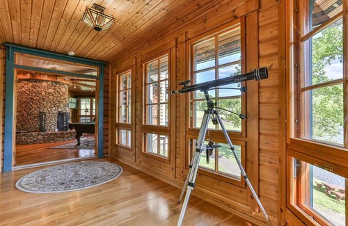 Ellijay Casa | Falling Waters Lodge Spectacular Lake Front Home