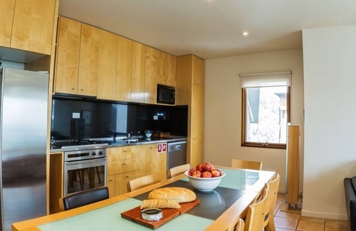 Falls Creek Apartamento | Falls Creek Spa Penthouse by Ready Set Stay