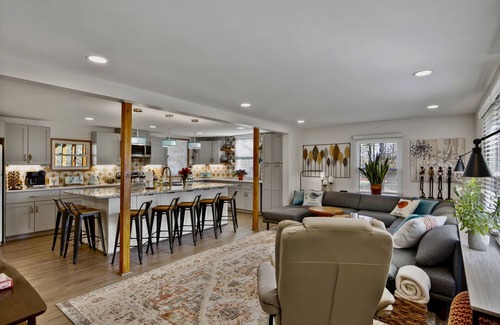 Durham Cabaña | Falls Lake Cottage@Rolling View with saltwater hot tub, fire pit & screen porch