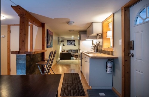 Nelson Casa | Falls Street Garden Suite