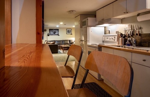 Nelson Casa | Falls Street Garden Suite