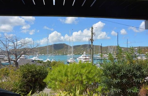 Saint Paul Parish Apartamento | Falmouth Beach Apartment D3- Papaya