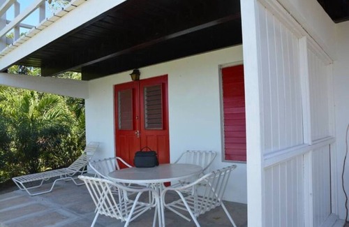 Saint Paul Parish Apartamento | Falmouth Beach Apartment D3- Papaya