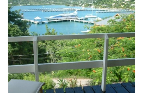 Saint Paul Parish Apartamento | Falmouth Beach Apt. B2 - Cool View