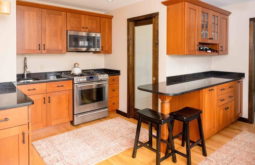 Falmouth Heights Casa | Falmouth Heights, There's Nothing Better! Cheap Rates, Gourmet Kitchen, A+ Loc