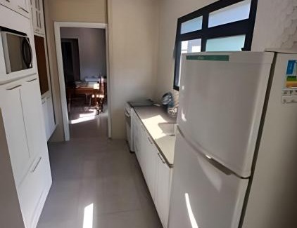 Itarare Apartamento | Família feliz – Wi-Fi rápido, a 1 min da praia