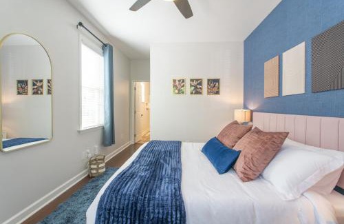 Downtown Casa | Fam-Biz Friendly 3BD with Fire pit & BBQ - Downtown