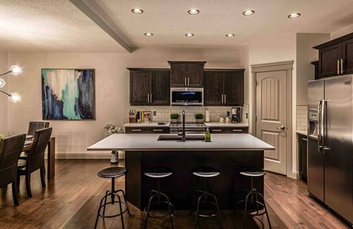 Southeast Edmonton Casa | Fam-Friendly Retreat w/ Pet Amenities Walker Lakes