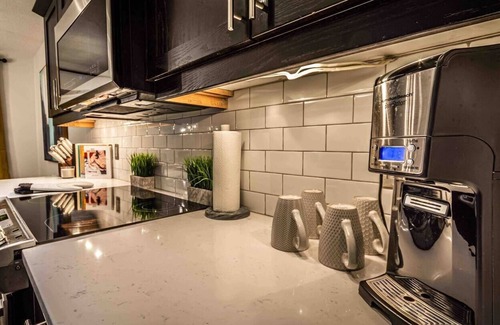 Southeast Edmonton Casa | Fam-Friendly Retreat w/ Pet Amenities Walker Lakes