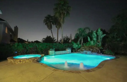 El Lago Casa | FAM☀️SEAHOMEHeatedPoolJacuzzi in Seabrook