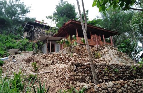Wonosari Casa | Fam Sugiono Cottage - Wooden House