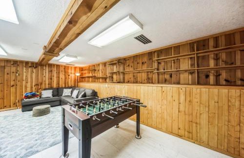 Santa Fe Casa | Famed Plaza Oasis 1 mile away, King Bed, Office, Foosball