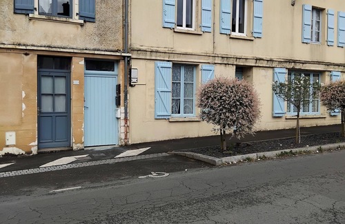 Sainte-Suzanne-and-Chammes Casa | Family home in one of France's most beautiful villages