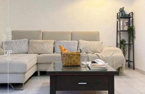 Sri Petaling Casa | Familia Homestay 15pax 4R4B KL