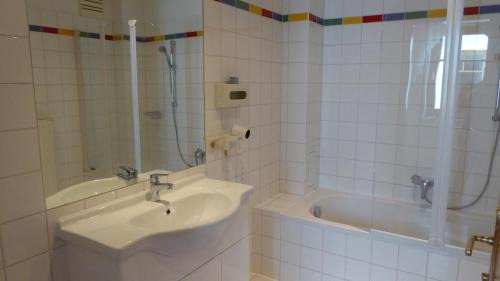 Lutzmannsburg Chalet De Esquí | Familien Chalet mit direktem Bademantelgang zur Therme