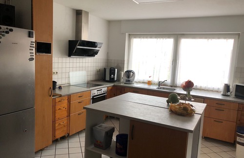 Fredenbeck Apartamento | Familien- und Haustierfreundliche Wohnung in Fredenbeck mit Dachterrasse & Kamin