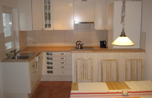 Nienhagen Casa | Familienfreundliches Ferienhaus im Ostseebad Nienhagen - Urlaub in Ruhiger Umgebung mit Platz für 6 Personen + Baby , Sauna und Kaminofen