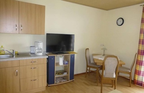 Altenstein Apartamento | Familienfreundlich und direkt an der Burgenstraße - Urlaubsdomizil mit Terrasse und Liegewiese