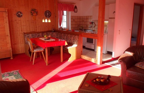 Eichenbach Apartamento | Familienfreundliche Ferienwohnung direkt in der Natur