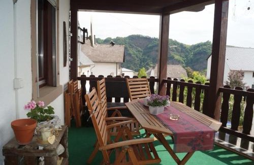 Niederemmel Apartamento | familienfreundliche Ferienwohnung Weingarten in Piesport