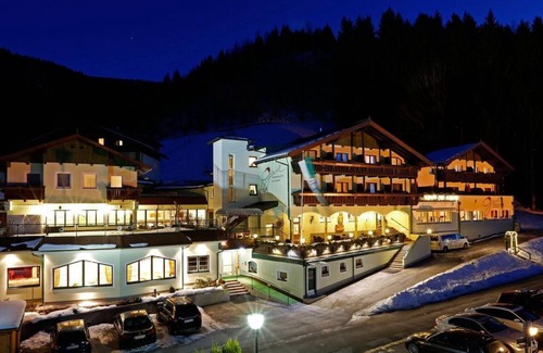 Haus im Ennstal Casa | Familiensuite mit 2 Getr. Schlafräumen, Bad - Panoramahotel Gürtl