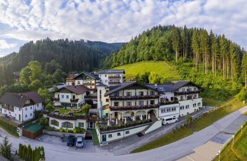 Haus im Ennstal Casa | Familiensuite mit 2 Getr. Schlafräumen, Bad - Panoramahotel Gürtl