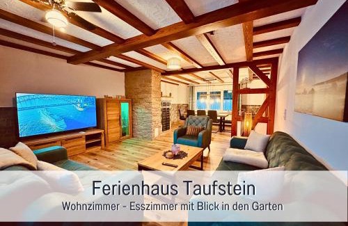Rixfeld Casa | Familientreffen - Ganzes Haus - Spielplatz - Spielzimmer - Garten - Scheune - Terasse - Grill - Ferienhaus Taufstein